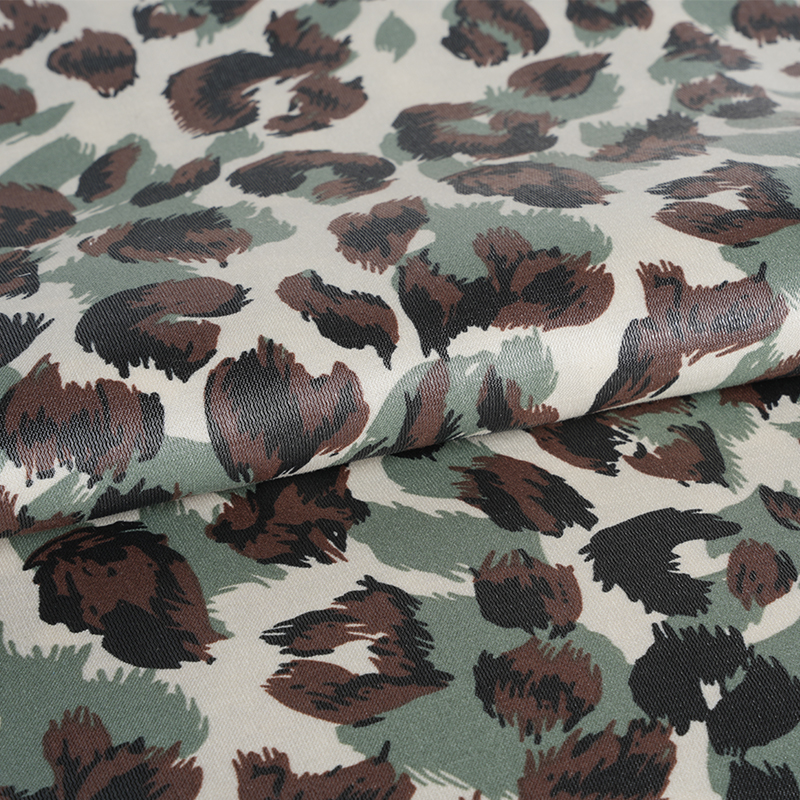 Kain Motif Macan Tutul Tiga Warna Katun Emas Tebal 20D*21S