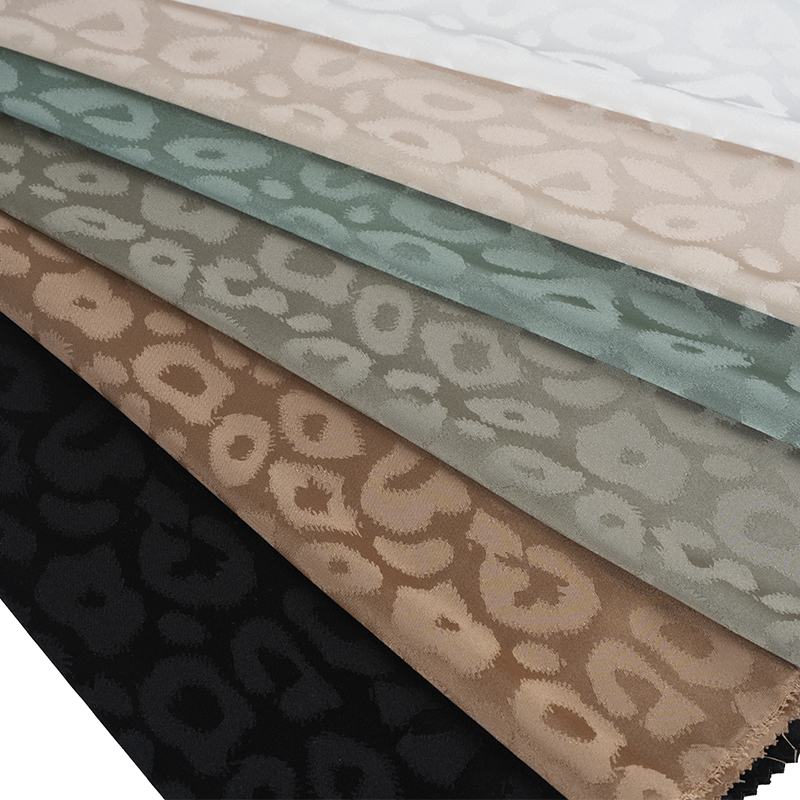 50/75 Peregangan Satin Leopard Jacquard